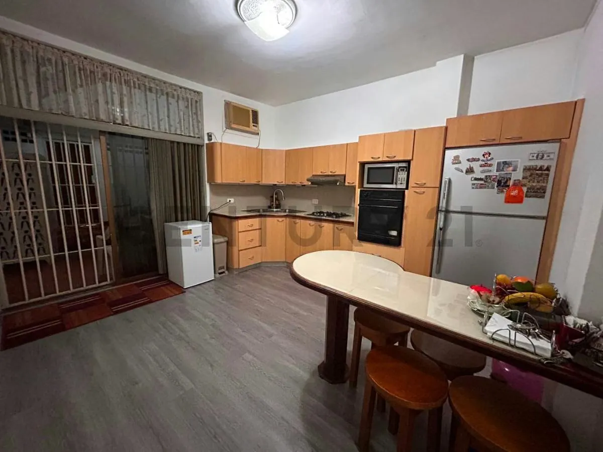 Rd - Venta de moderna pensión - Casa Comercial - 10