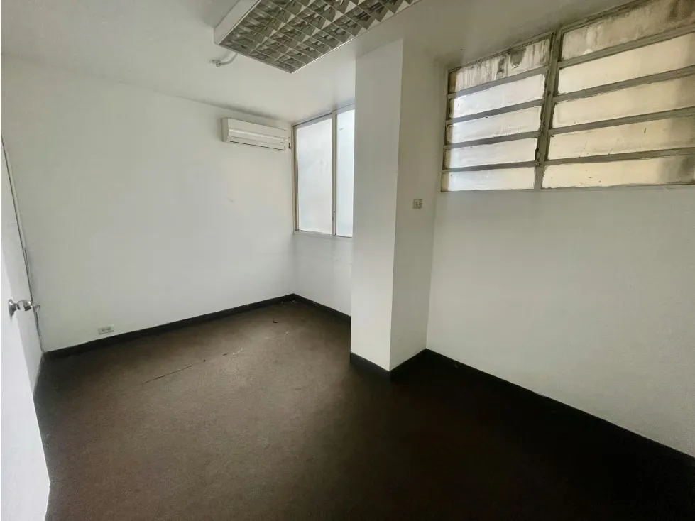 Vendo/alquilo oficina para remodelar 117m2 Torre Roraima 9383 - 5