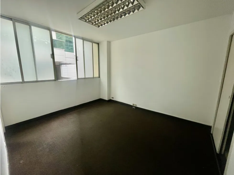 Vendo/alquilo oficina para remodelar 117m2 Torre Roraima 9383 - 7
