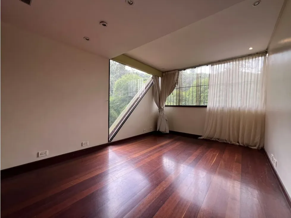 Se vende/alquila Casa 2.500m² 4h+2s/4b+2s/4p Oripoto - 12