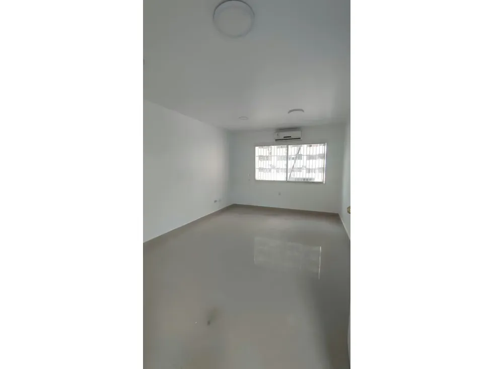 Se alquila Oficina 50m² Chacao