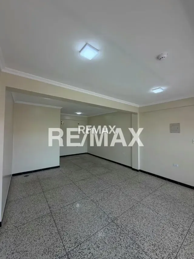 Local comercial en alquiler por el periférico de la limpia - 3