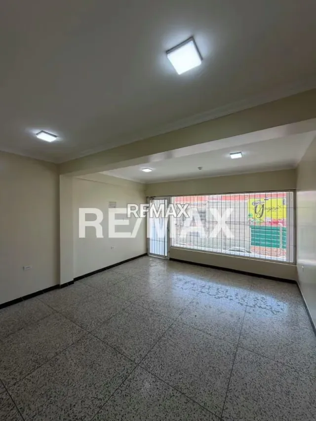 Local comercial en alquiler por el periférico de la limpia - 5