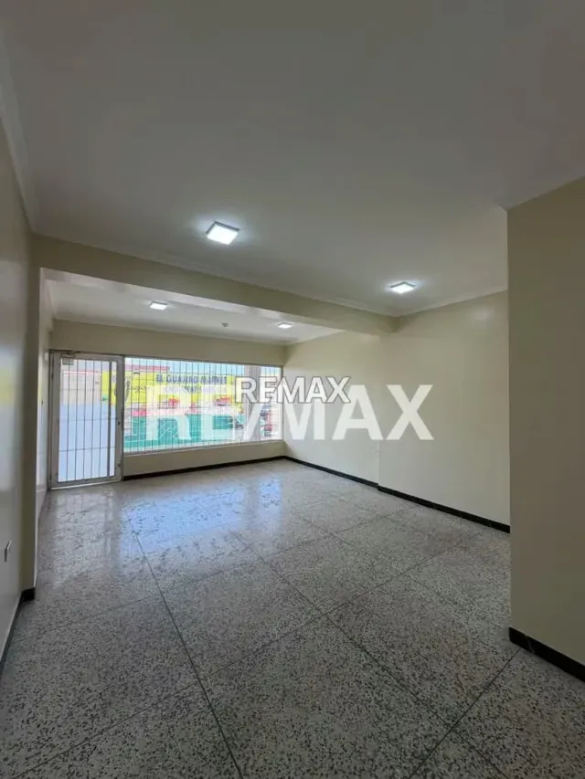 Local comercial en alquiler por el periférico de la limpia - 6