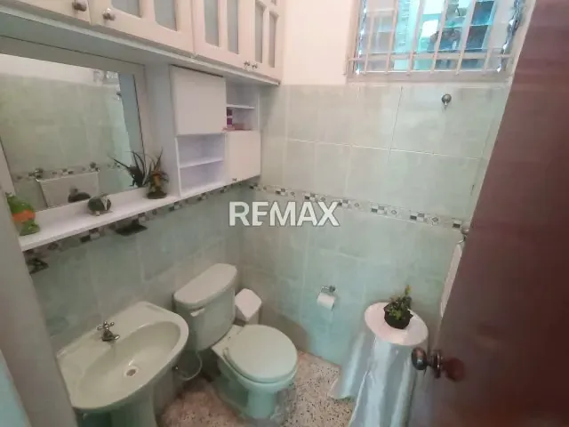 Alquiler de local 02 Av. Aragua - 8