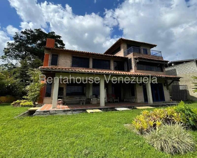 Casa (Multipes Niveles) en Venta en Los Guayabitos, Distrito Metropolitano