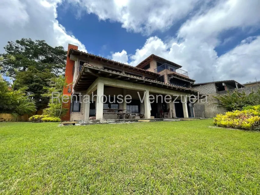 Casa (Multipes Niveles) en Venta en Los Guayabitos, Distrito Metropolitano - 2