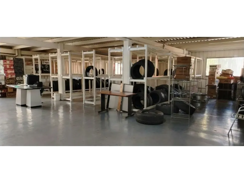 Fondo de comercio + Local en venta - Los Chaguaramos - 11