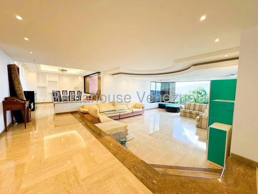 Apartamento (1 Nivel) en Venta en Lomas de San Roman, Distrito Metropolitano - 2