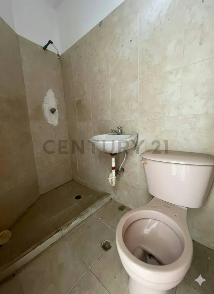 Century 21 ofrece en Alquiler Local Comercial en Barcelona - 4
