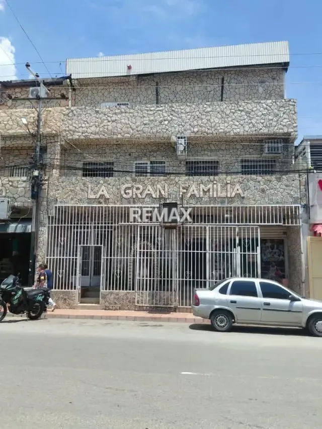 En alquiler Local Comercial 1er piso - 7