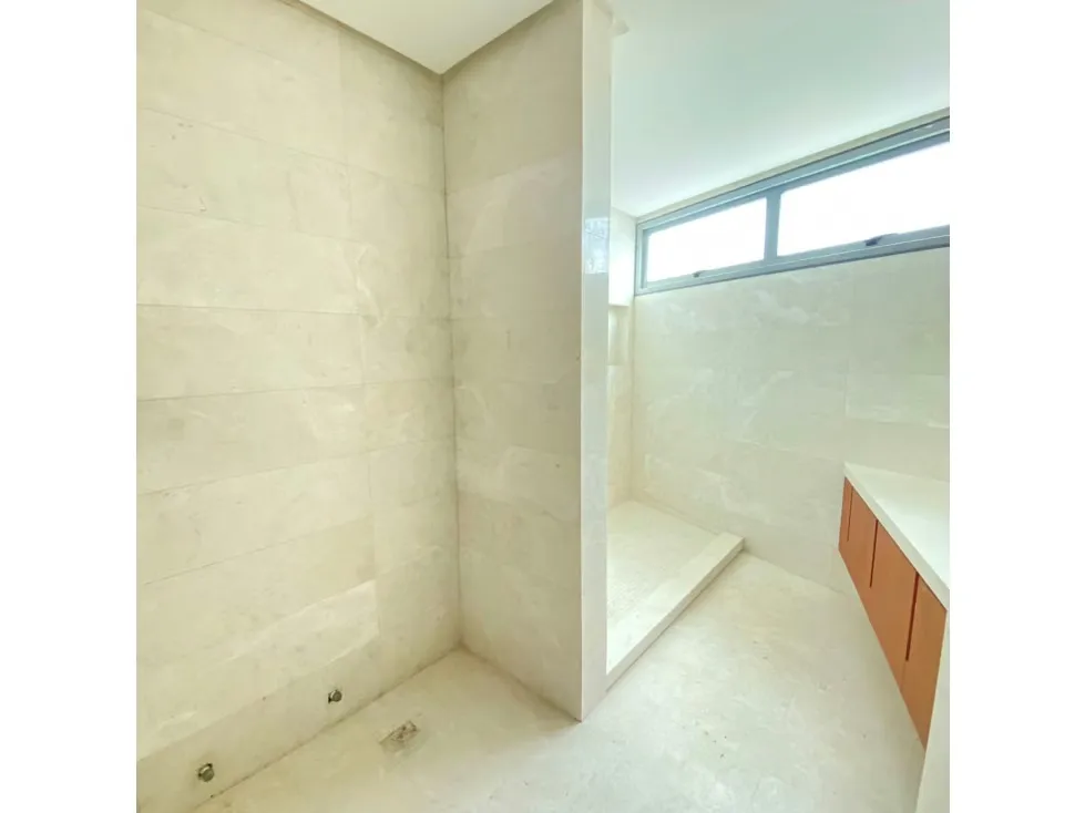 PLANTA BAJA TRIPLEX EN VENTA 441 M2 - URB. LA CASTELLANA - 5