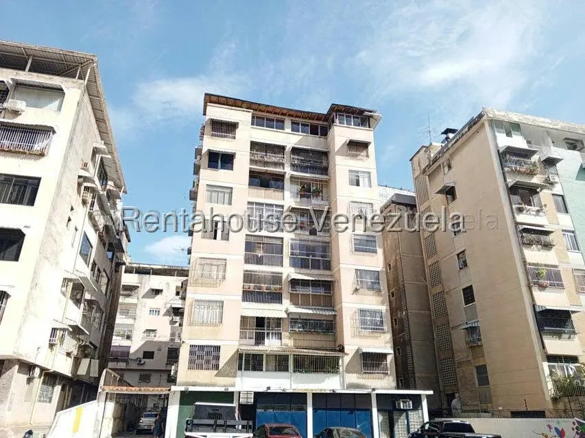 Apartamento (1 Nivel) en Alquiler en Colinas de Bello Monte, Distrito Metropolitano