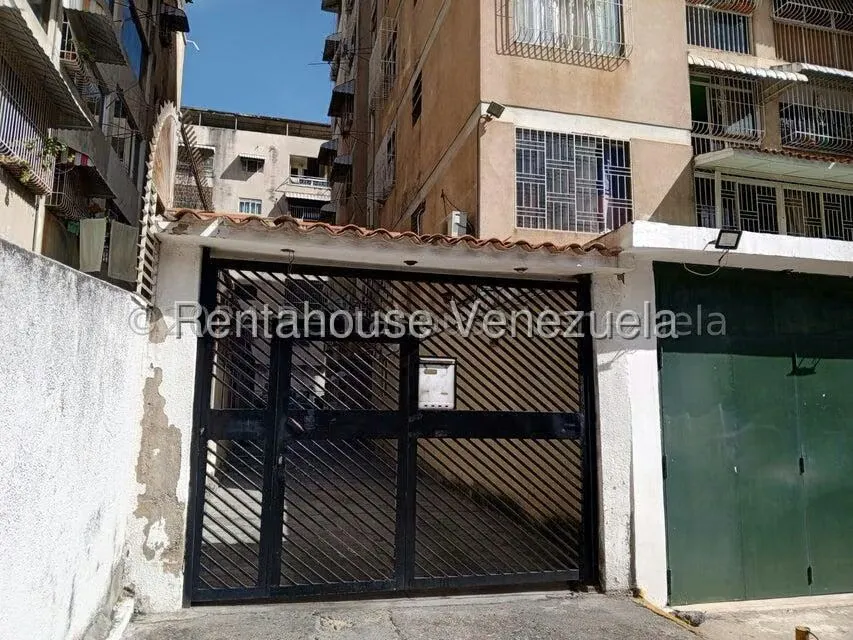 Apartamento (1 Nivel) en Alquiler en Colinas de Bello Monte, Distrito Metropolitano - 2