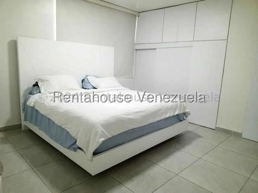 Apartamento (1 Nivel) en Alquiler en Colinas de Bello Monte, Distrito Metropolitano - 12