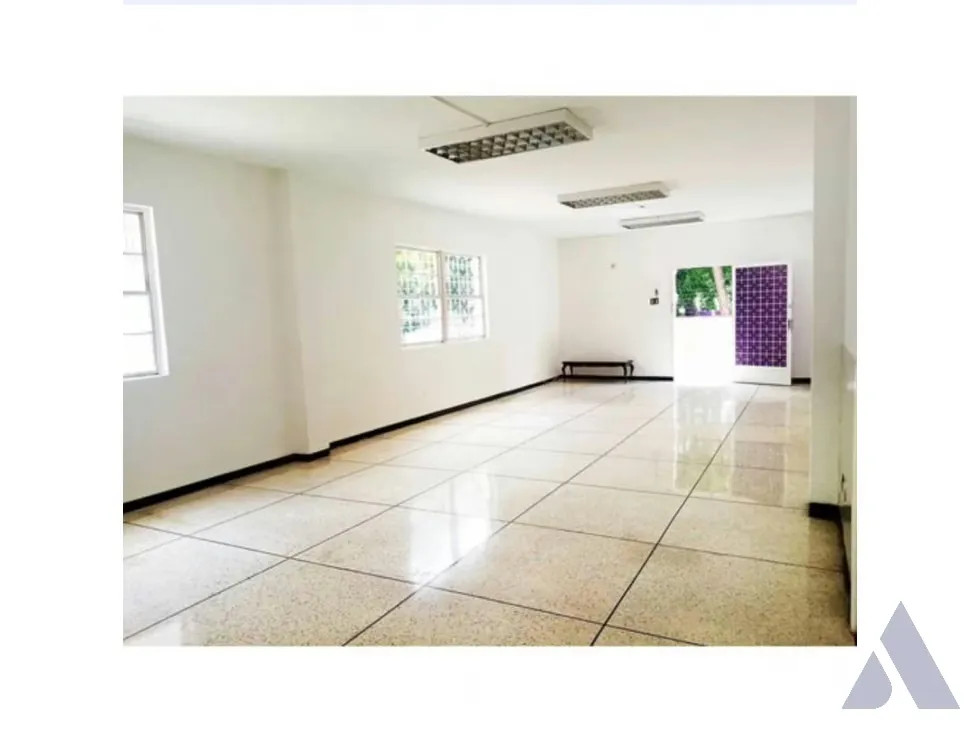 Se alquila PB de casa comercial 230m2 Altamira 7306 - 11