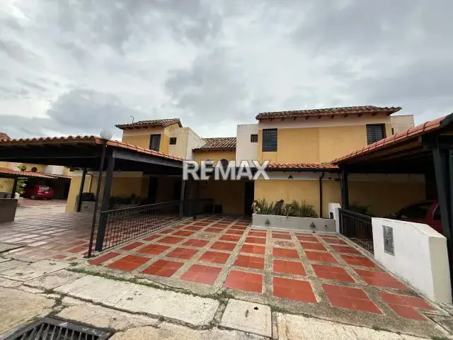 Venta Townhouse en tazajal en obra blanca terrazas de monte alegre II