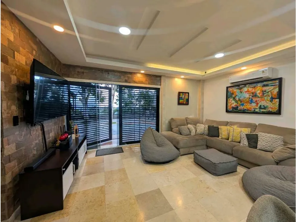 Venta de casa actualizada en Oripoto, Loma Alta, 900M2 - 13