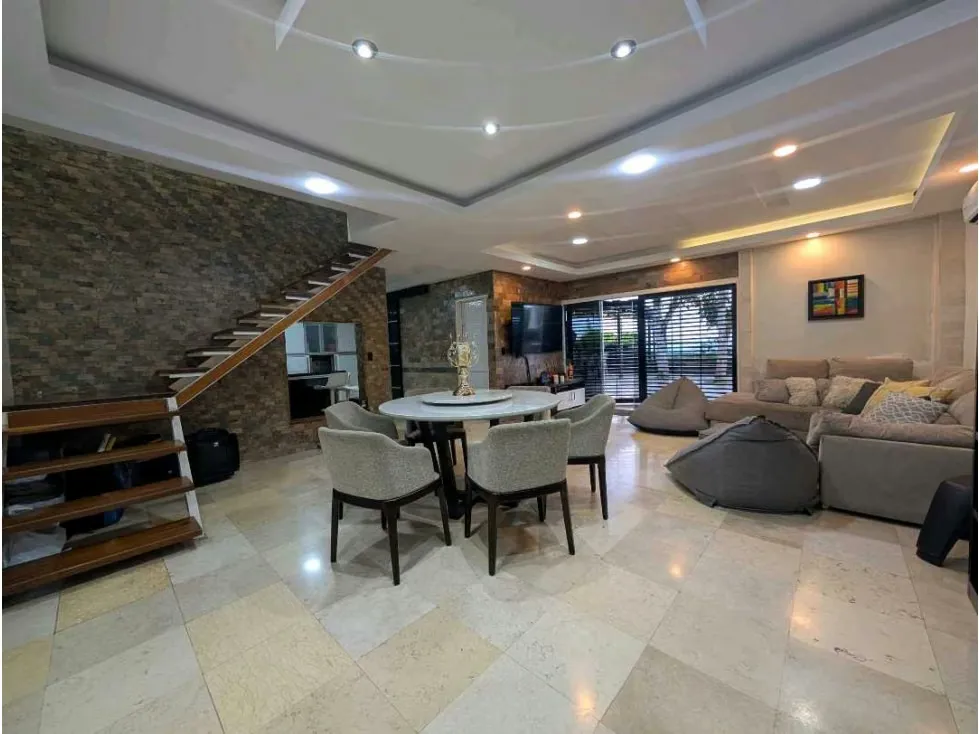 Venta de casa actualizada en Oripoto, Loma Alta, 900M2 - 15
