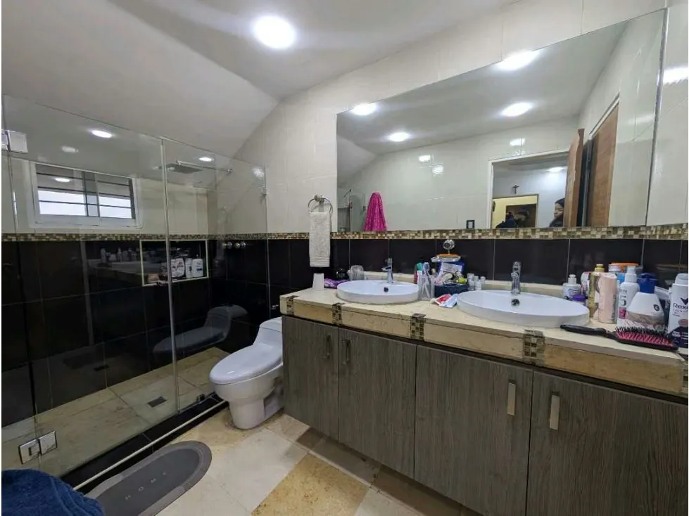 Venta de casa actualizada en Oripoto, Loma Alta, 900M2 - 23