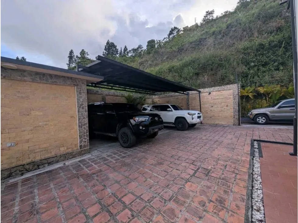 Venta de casa actualizada en Oripoto, Loma Alta, 900M2 - 28