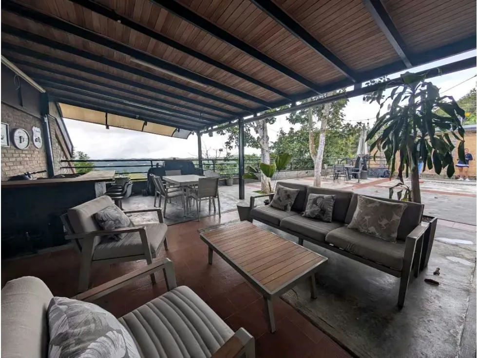Venta de casa actualizada en Oripoto, Loma Alta, 900M2 - 10