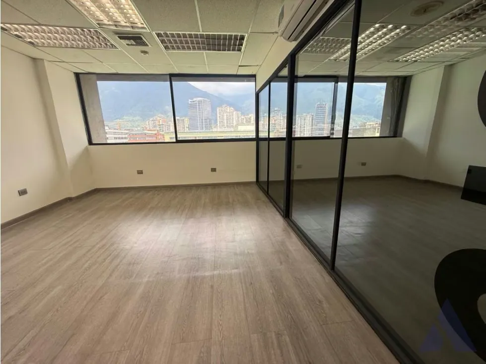 Se alquila oficina 90m2 Los Cortijos 6343 - 12