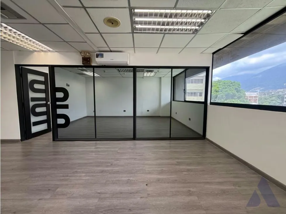 Se alquila oficina 90m2 Los Cortijos 6343 - 14