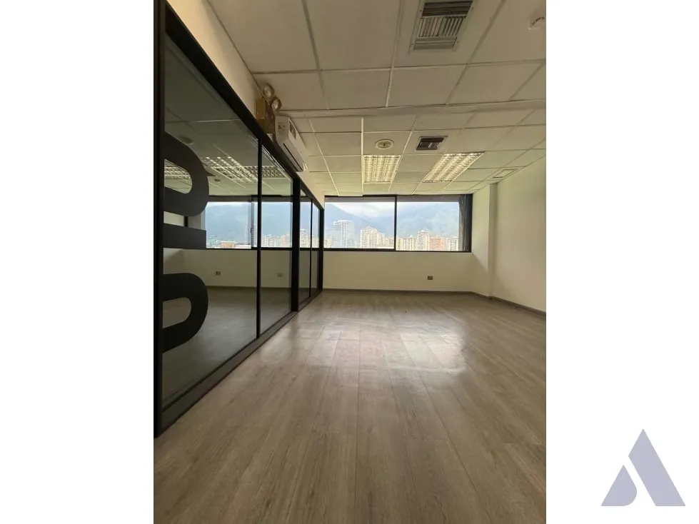 Se alquila oficina 90m2 Los Cortijos 6343 - 10