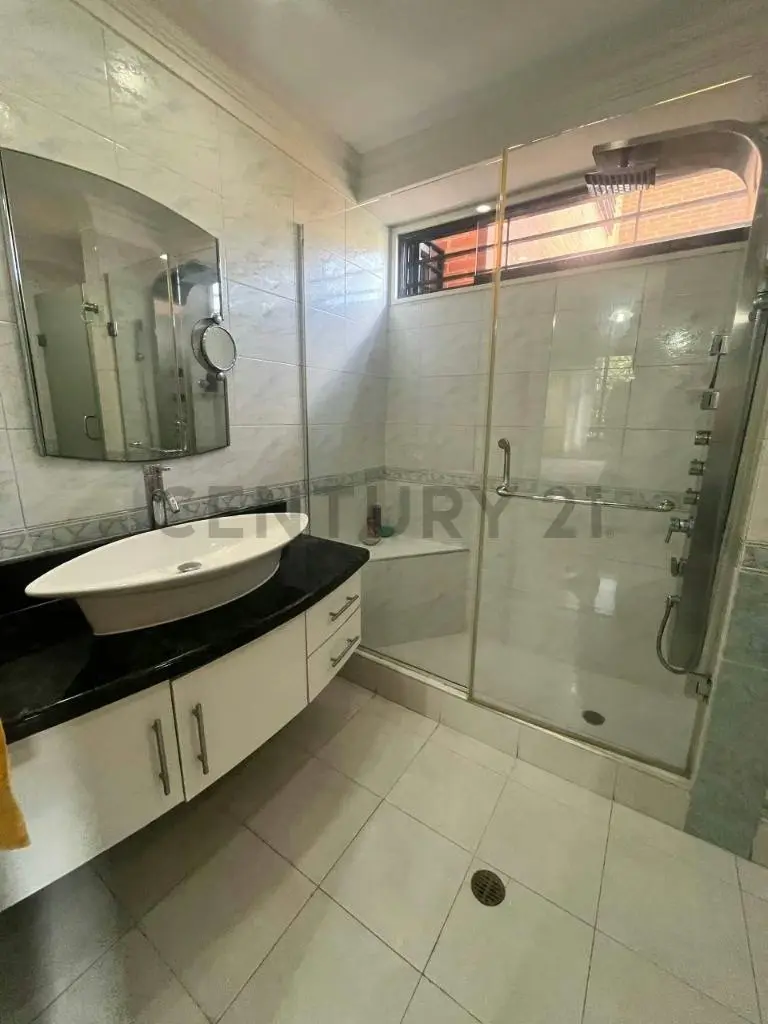 Apartamento Remodelado en La Boyera 127mts2 3ha / 3 ba / 2 pe - 10