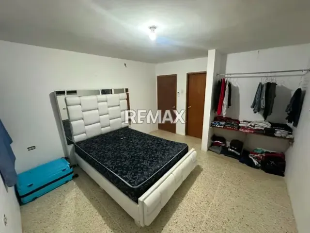 Exclusivo Townhouse en Villa Gueret: Confort, Seguridad y Estilo en 298 m² - 14