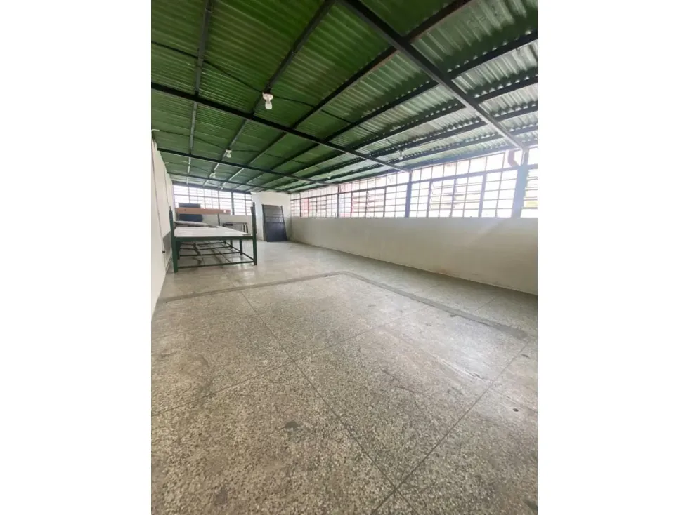 Local en alquiler 190m², 5ta Av de Pérez Bonalde - 5