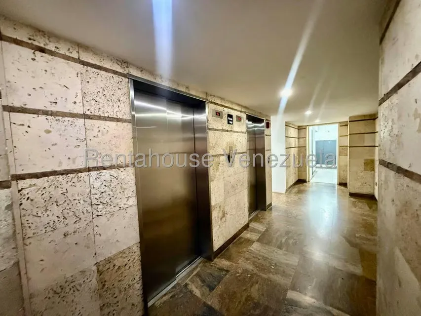 Apartamento (1 Nivel) en Venta en El Rosal, Distrito Metropolitano - 23