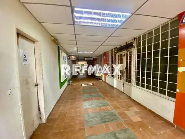 Local comercial en comunidad cardon - 2
