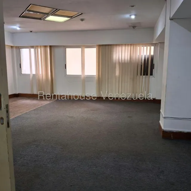 Oficina en Venta en Parroquia Catedral, Distrito Metropolitano - 17