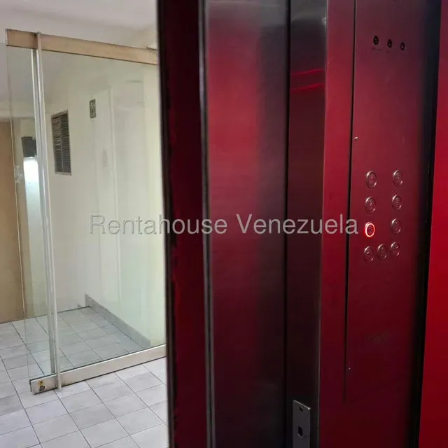 Oficina en Venta en Parroquia Catedral, Distrito Metropolitano - 50