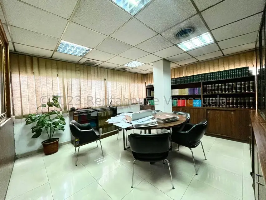 Edificio en Venta en Colinas de Bello Monte, Distrito Metropolitano - 23