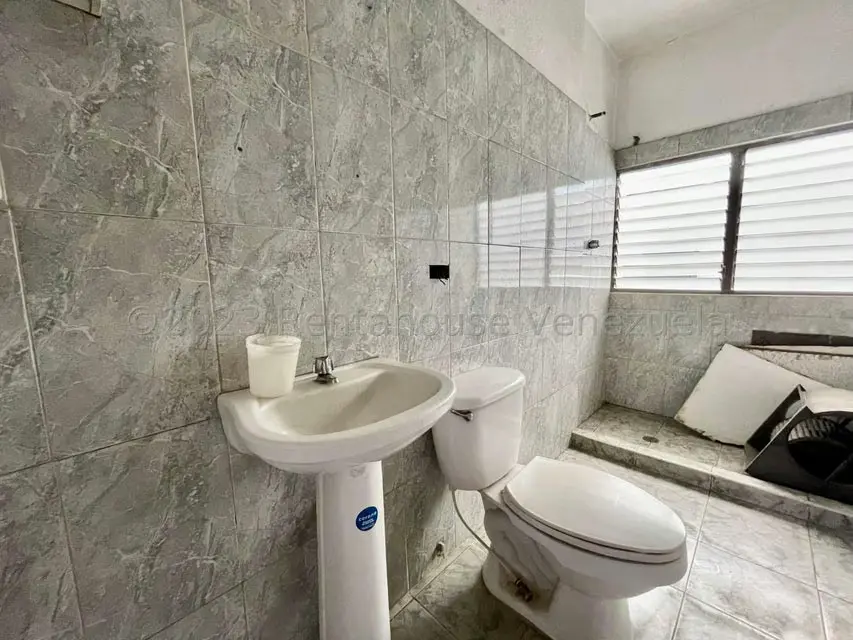 Edificio en Venta en Colinas de Bello Monte, Distrito Metropolitano - 38