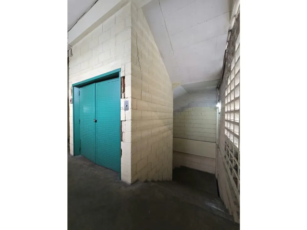 PISO INDUSTRIAL EN ALQUILER 366 M2- URB LEBRUN - 6