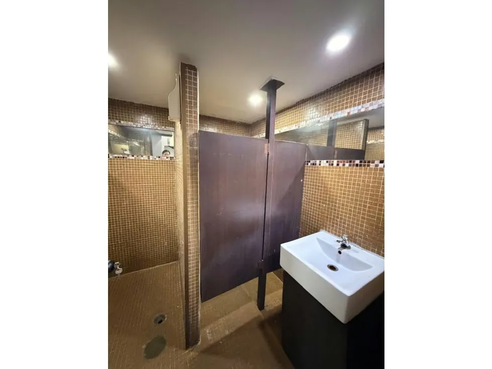 LOCAL COMERCIAL - MACARACUAY - 330 Mts2 - 6