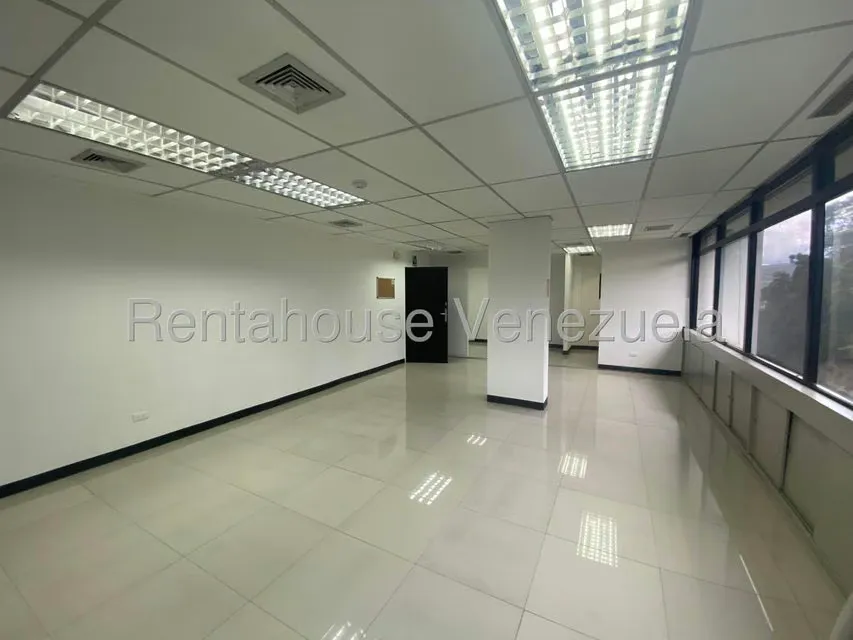 Oficina en Venta en Los Samanes, Distrito Metropolitano - 2
