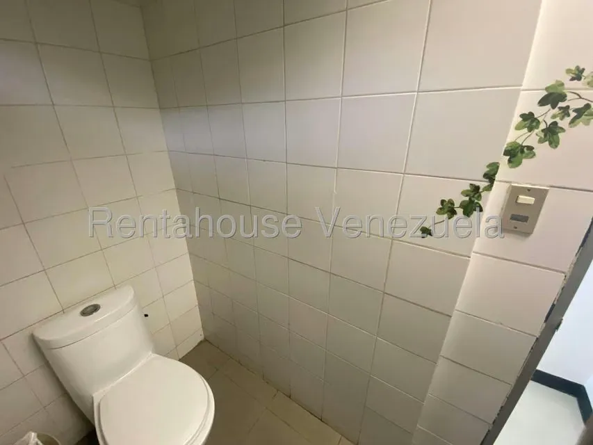 Oficina en Venta en Los Samanes, Distrito Metropolitano - 11