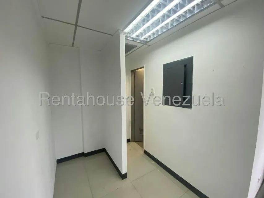 Oficina en Venta en Los Samanes, Distrito Metropolitano - 5