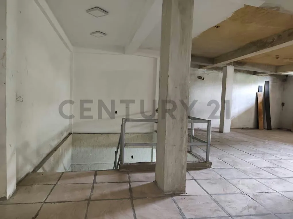 ¡Potencia tu negocio con un amplio local en Maracay! - 7