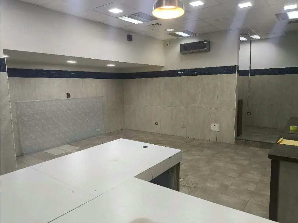 C. C. Concresa ALQUILO local 55m2 + 20m2 Mezz (mogo) - 6