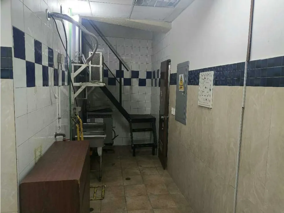 C. C. Concresa ALQUILO local 55m2 + 20m2 Mezz (mogo) - 9