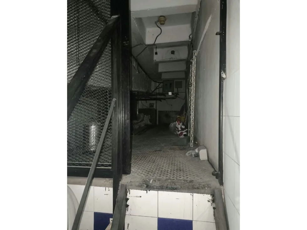 C. C. Concresa ALQUILO local 55m2 + 20m2 Mezz (mogo) - 10