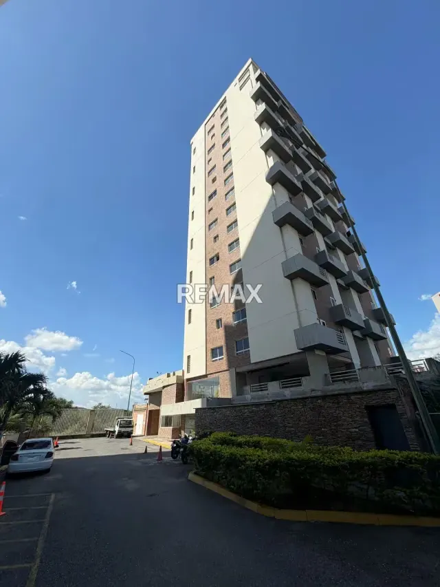 Apartamento nuevo en Loft 2015 con psicina y planta eléctrica en venta en el triángulo del Este de Barquisimeto Loft 2015 - 2