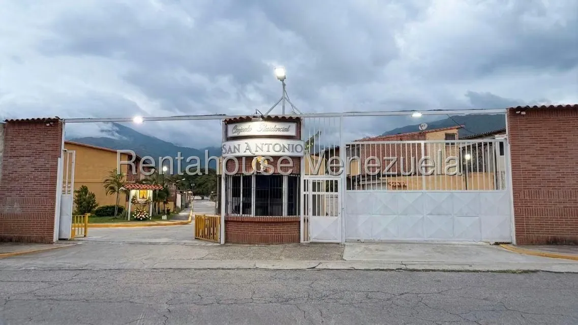 Townhouse (Duplex) en Venta en La Rosa, Miranda - 2