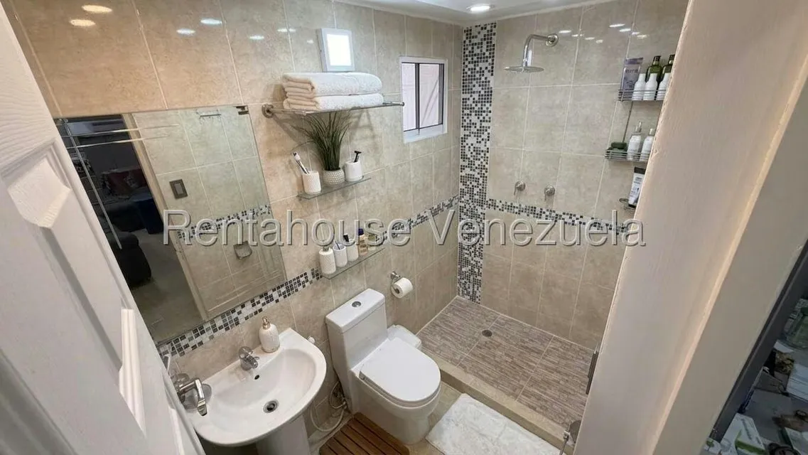 Townhouse (Duplex) en Venta en La Rosa, Miranda - 20
